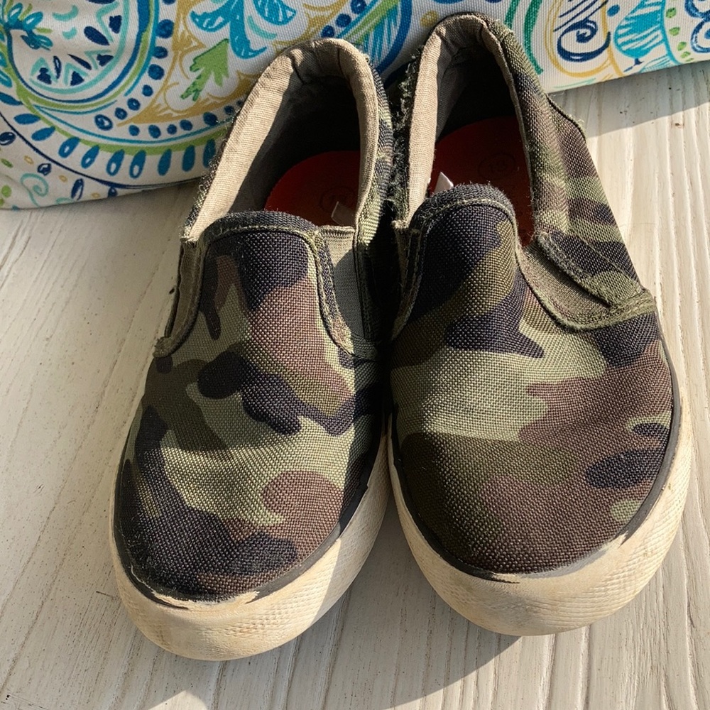 Boy’s Camouflage canvas slip ons